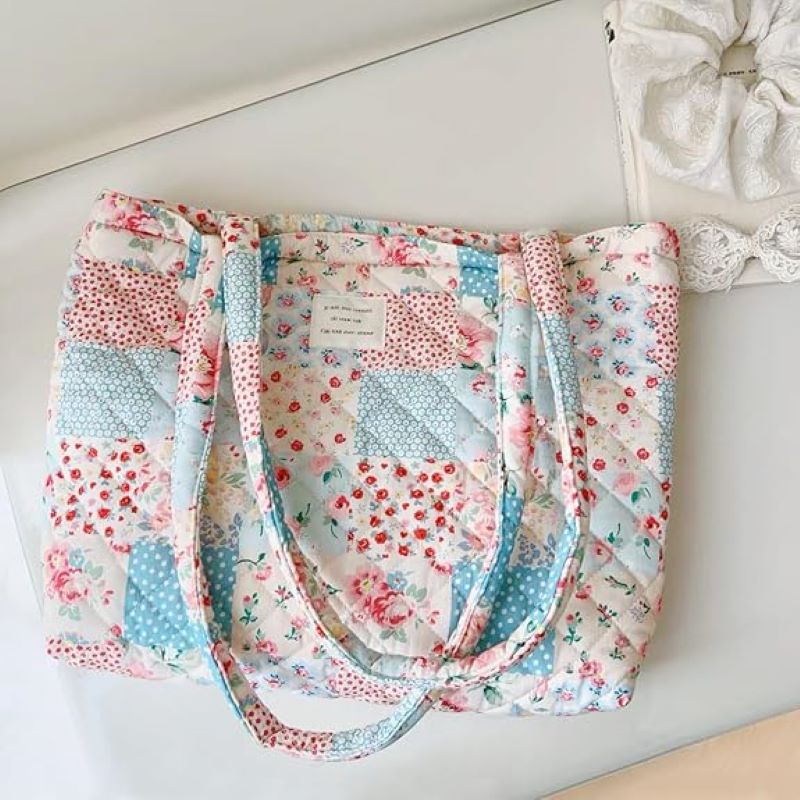 Small Floral Quilted Tote Bag with Zipper, Lightweight Women’s Handbag